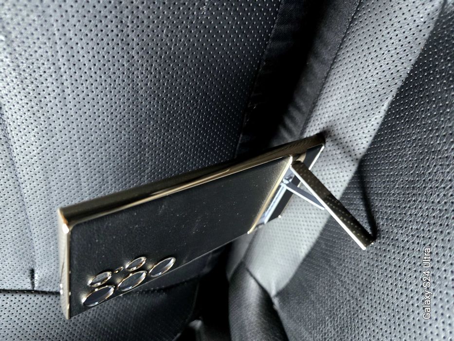 Кожен,луксозен и стилен 
калъф за Samsung S24Ultra  страхотно качество