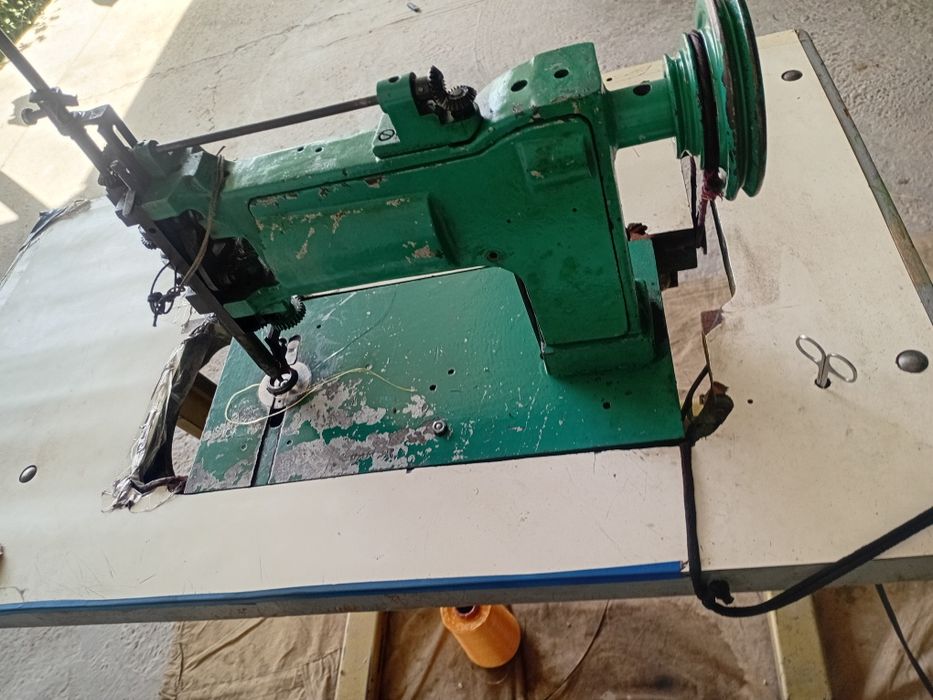 ###Paltava pat mashinkasi sotiladi. Holati yaxshi. Koʻp ishlatilmagan.