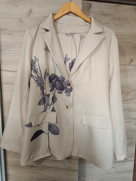 Нов дамски елегантен костюм  Л/ХЛ