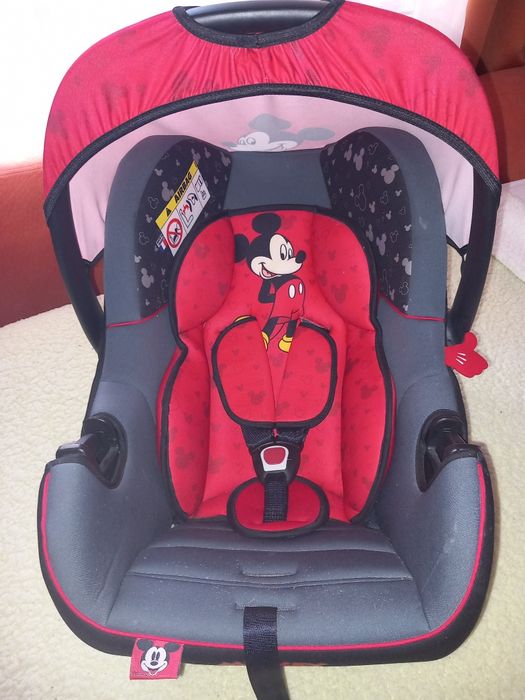 Ново столче/кошница за бебе за кола