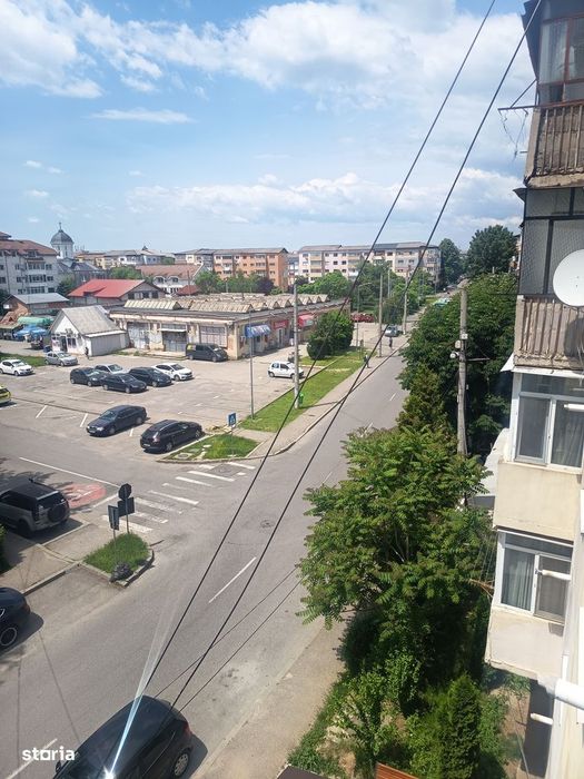 Vanzare apartament 3 camere semifinisat Targoviste- zona Hala
