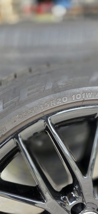 Vând jante cu cauciucuri de SQ5 R20