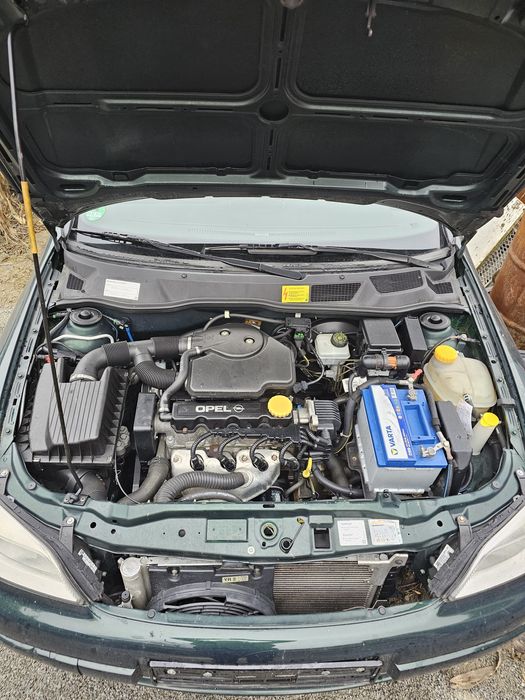 -Vând opel astra