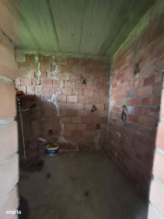 De vanzare vila la rosu din caramida, teren de 1600mp, 26ml deschidere