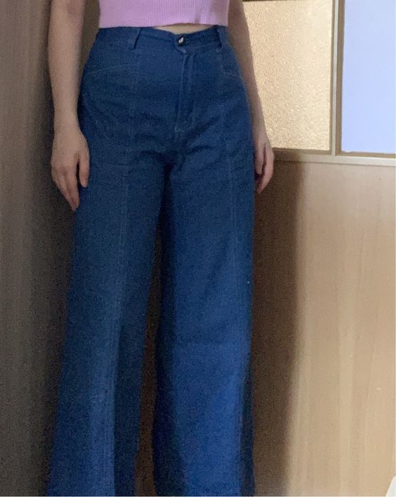 Широкие джинсы