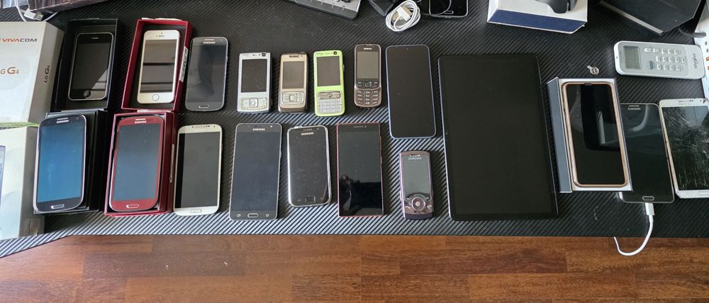 Продавам Samsung Galaxy phones