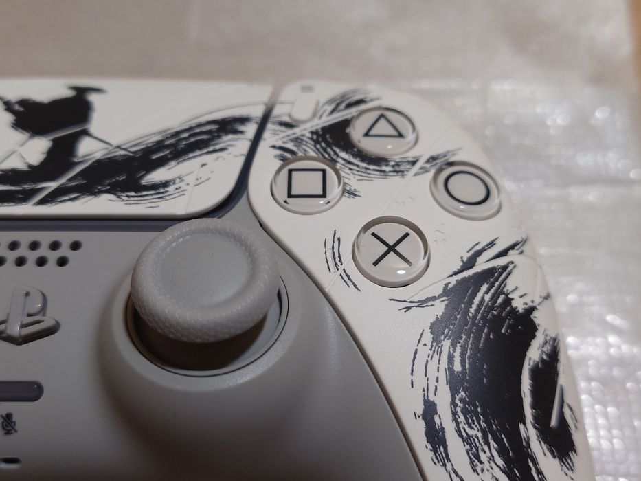 Джойстик Dualsense PS5 -  Ghost of Yotei Black Limited Edition