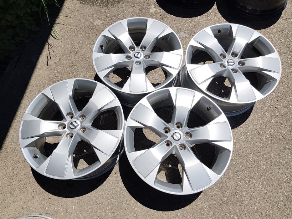 17" оригинални алуминиеви джанти за Volvo...