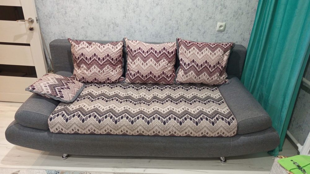 Продам тахту в хорошем состоянии