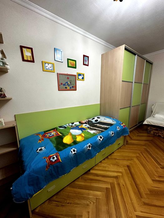 Продаю детский комплект мебели из 5 предметов