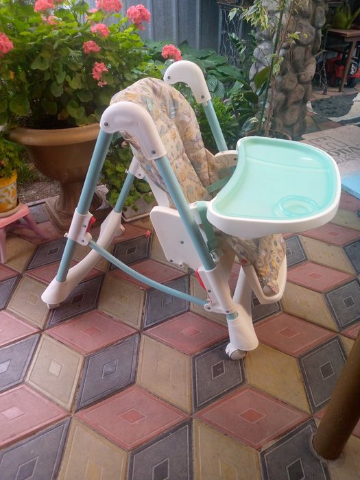 Детский стульчик для кормления.