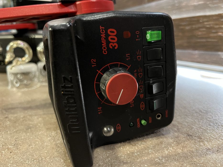 Multiblitz Profilite 300W Студийная вспышка  Импульсный моноблок