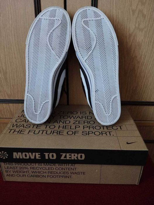 Оригинални мъжки маратонки - Nike Court Legacy