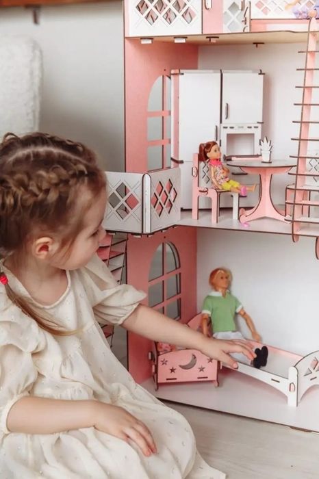 Кукольный дом и мебель для Барби
