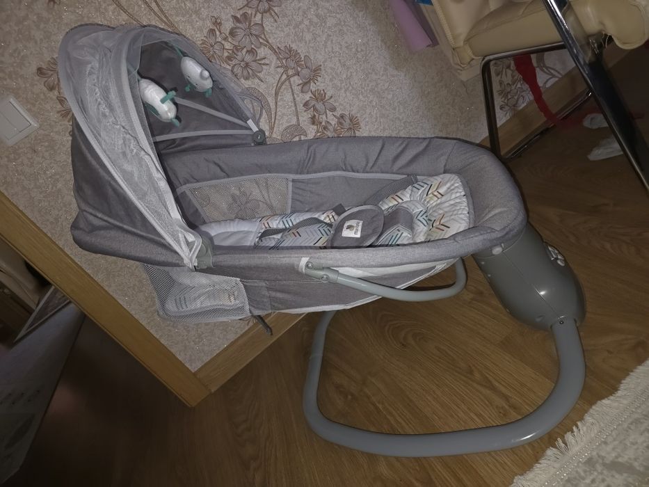 Продам детский шезлонг качели