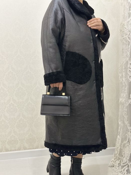 Двусторонняя чёрная дублёнка