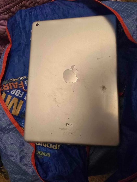 Ipad 7 de piese + ipad mini cadou