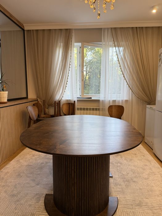 Стол кухонный из дерева