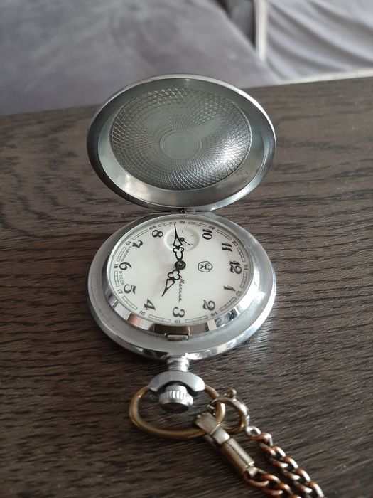 Продам карманные часы "Молния" б/у