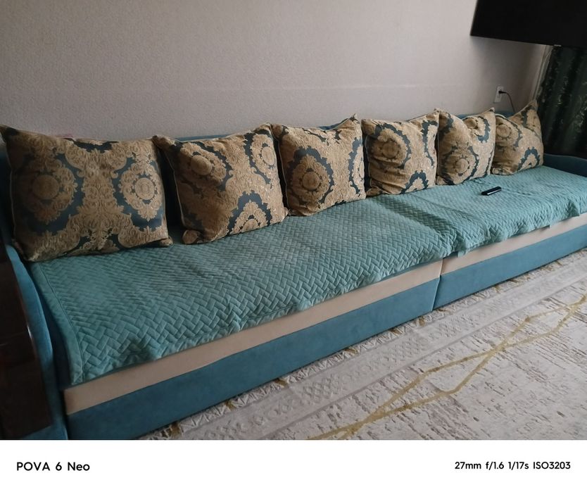 Продается диван.