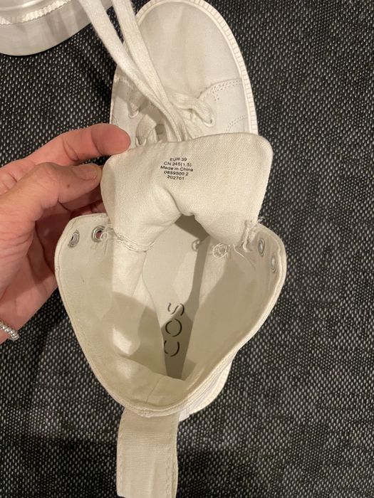 Кроссовки летние COS