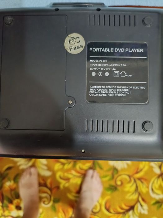 Продам портативный ДВД плеер.
