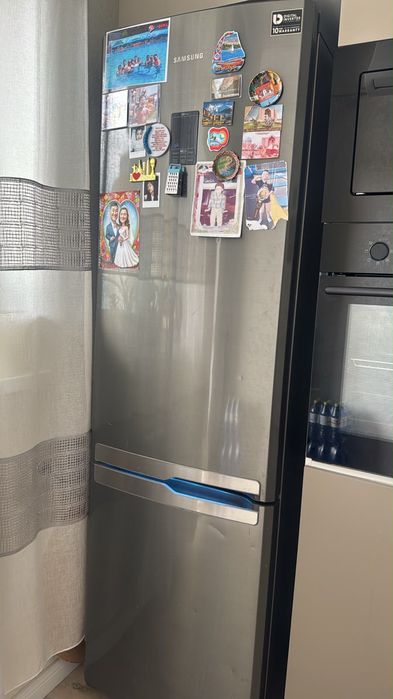 Холодильник Samsung