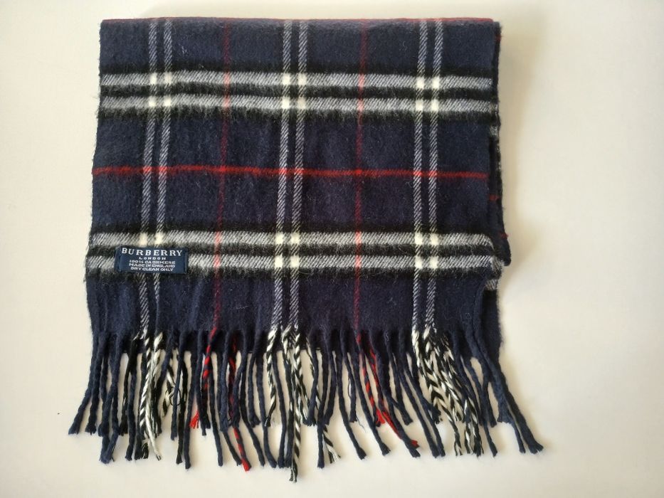 Кашмирени шалове Burberry