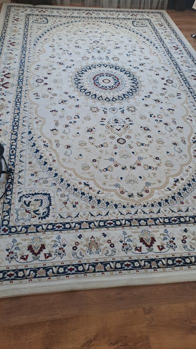 Продам ковер 4.0х2.5