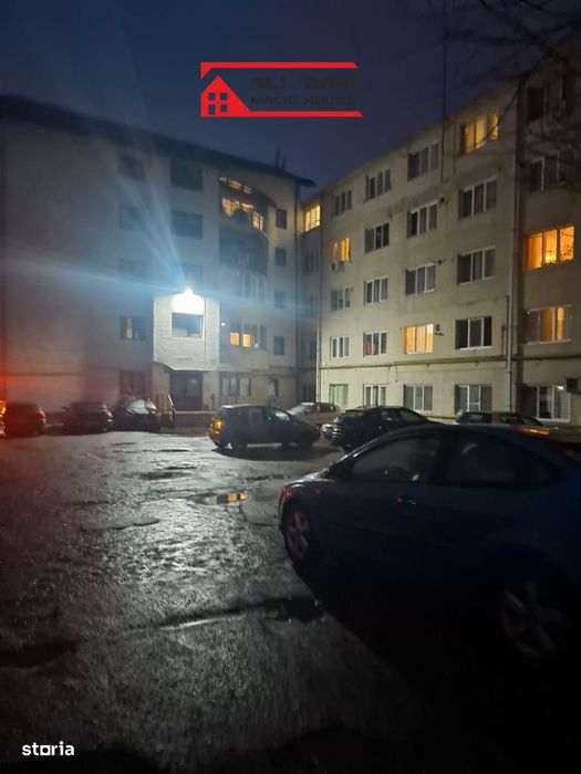 De vânzare apartament de 2 camere + bucătărie Strada Lombului