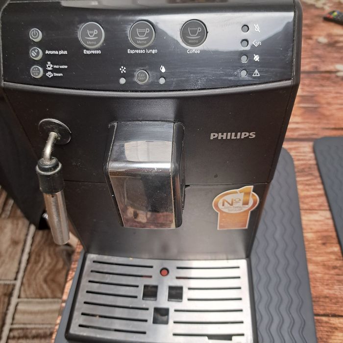 Vand expresor cafea Philips utilizat ,in stare foarte buna.
