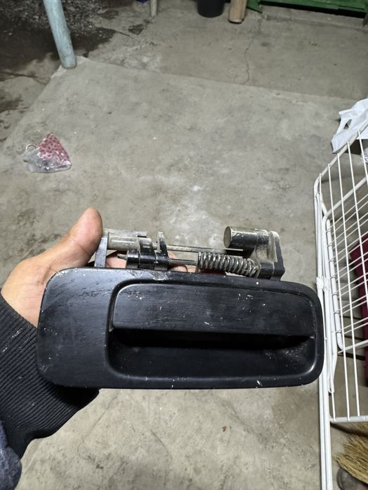 Продам дверную ручку