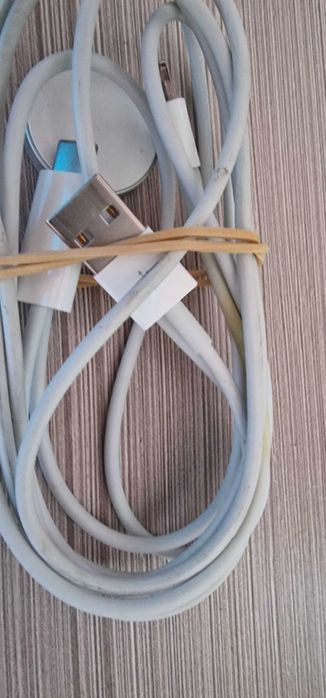 Apple USB-A към USB-C кабел