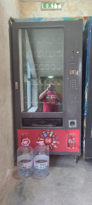 Вендинг машина за пакетирани стоки
