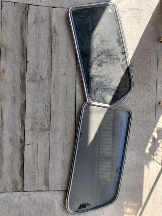 Зад бокавые стекла от нивы