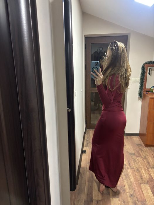 Зимна рокля бордо