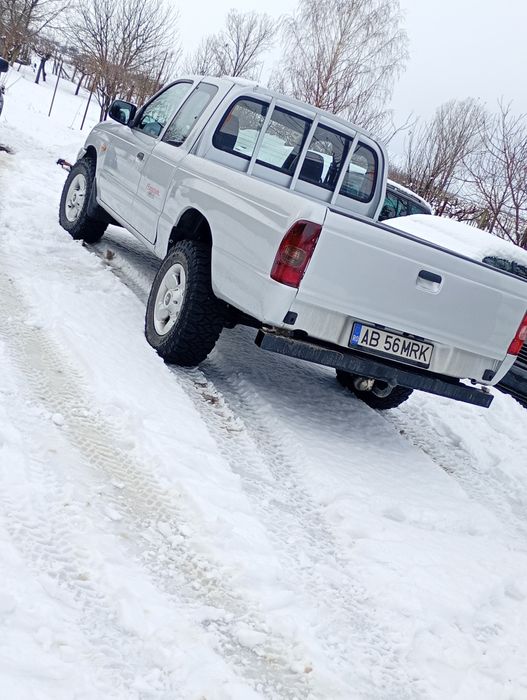 De vânzare Mazda b2500 freestyle cab