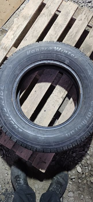 Продам резину б/у зимняя