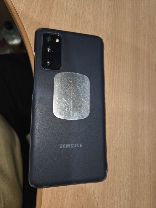 Продам Samsung S20fe