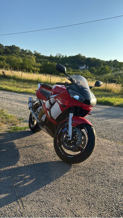 Vând  Yamaha  R6
