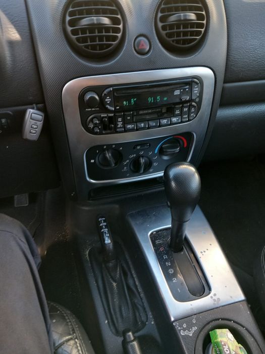 Jeep Cherokee 2.8 CRD autoutilitara 4 locuri