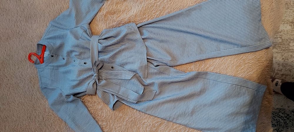 Продам срочно новый костюм двойка