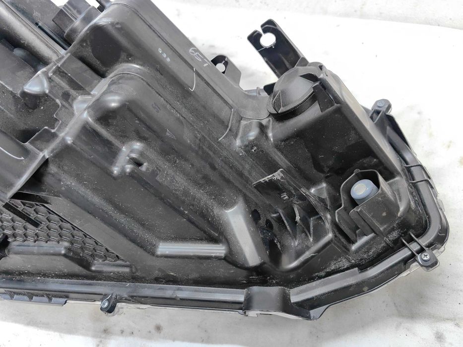 Оригинален  фар Тойота Ярис  Toyota Yaris Cross Full Led  2022