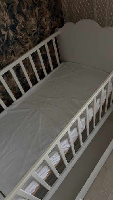 Детская кровать-маятник