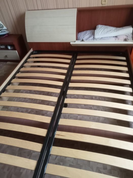 Двухспальная кровать