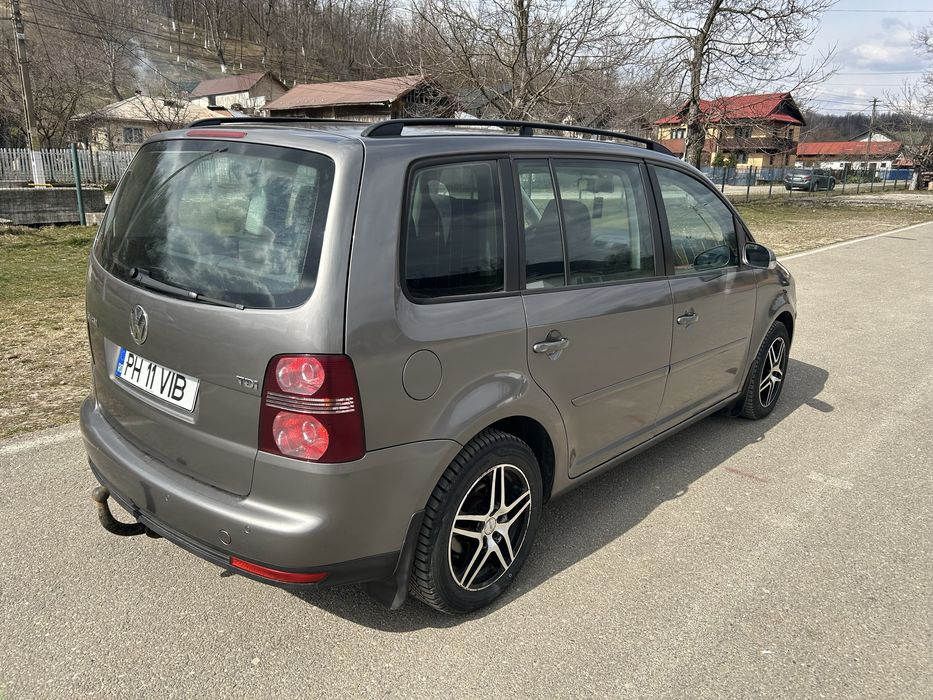 Volkswagen Touran 2008.  7 locuri 1.9tdi