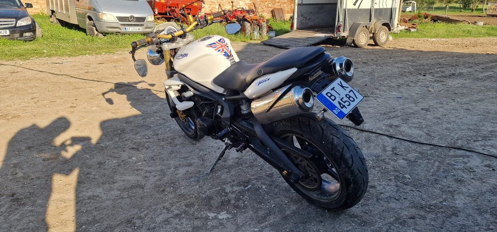 Пистов мотор Triumph Street triple