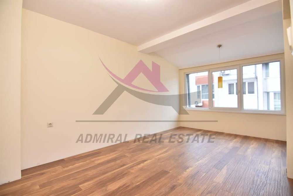 Просторен тристаен -Спортна зала