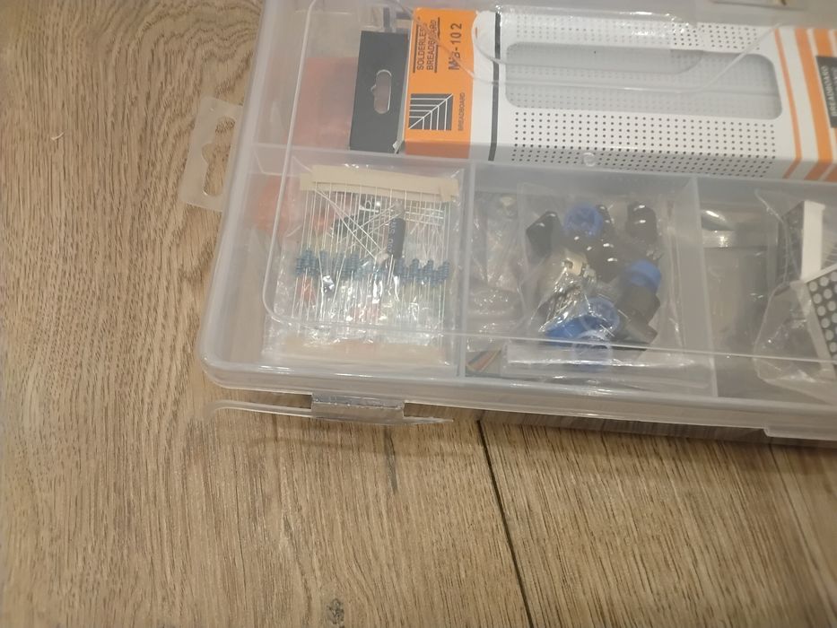 Arduino uno nabor + dt9205a multimetri bilan yaxshi holatda.
