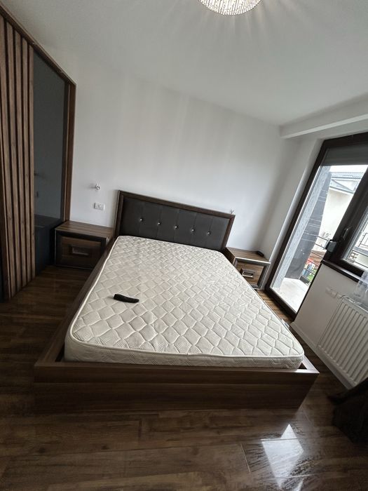 Pat matrimonial lemn 160x200 + saltea si noptiere cadou